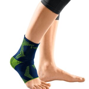 Компрессионный бандаж Levamed E+motion new на голеностопный сустав для реабилитации после травм и стабилизации сустава при занятиях спортом.