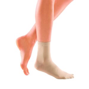 Компрессионный эластичный носок CircAid compression anklet для профилактики развития отёка на стопе.